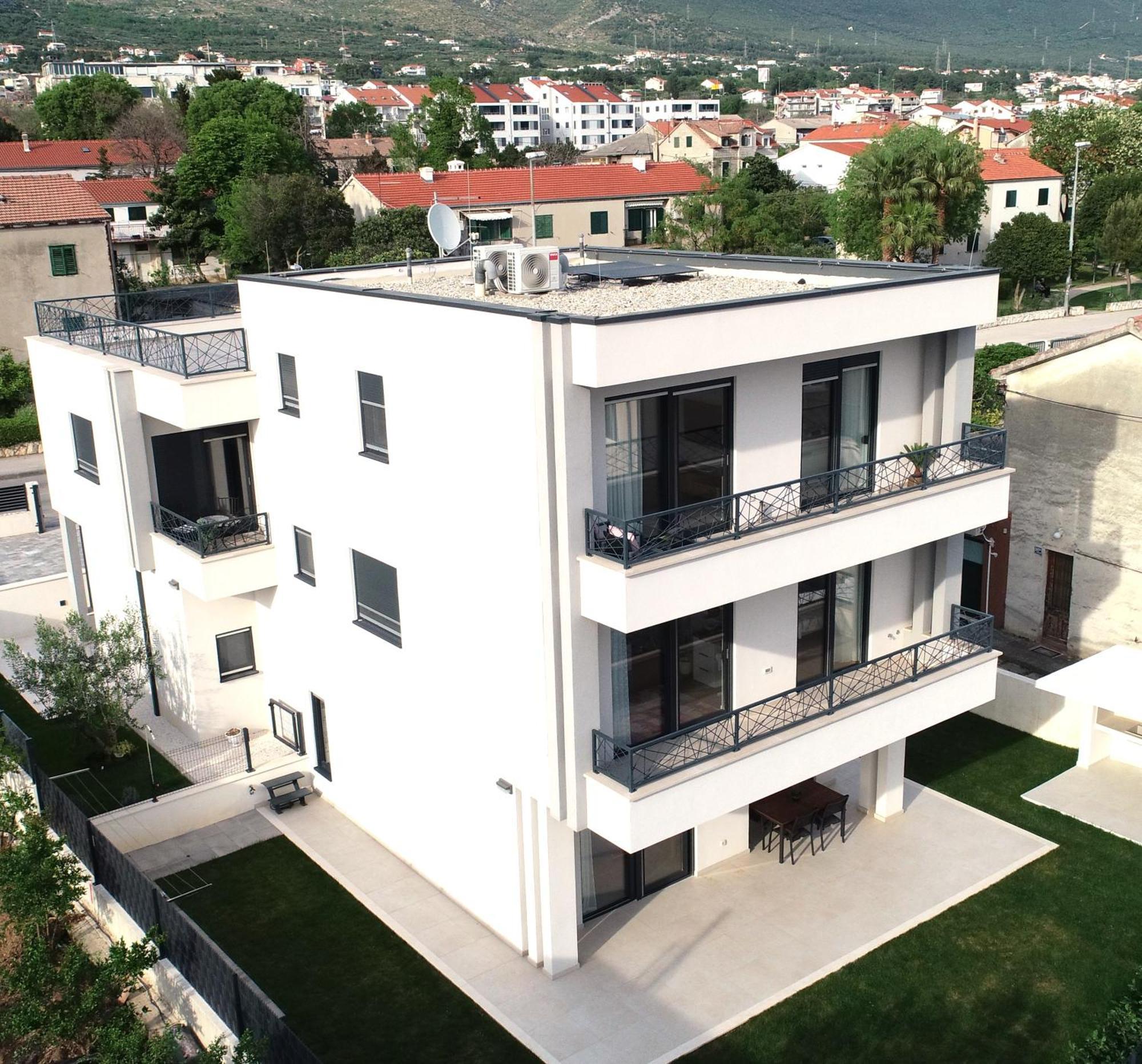 Apartmani Le-Lu Kastela Exterior photo