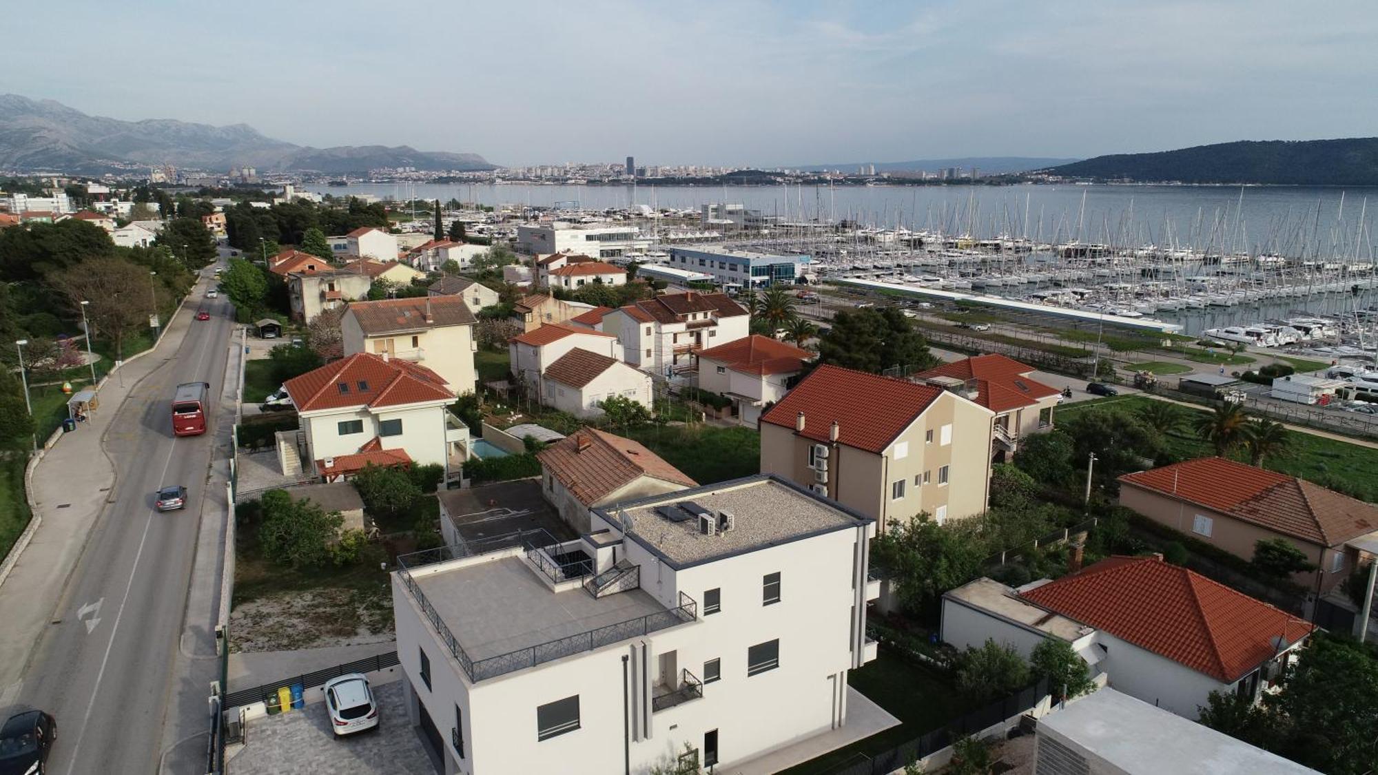 Apartmani Le-Lu Kastela Exterior photo